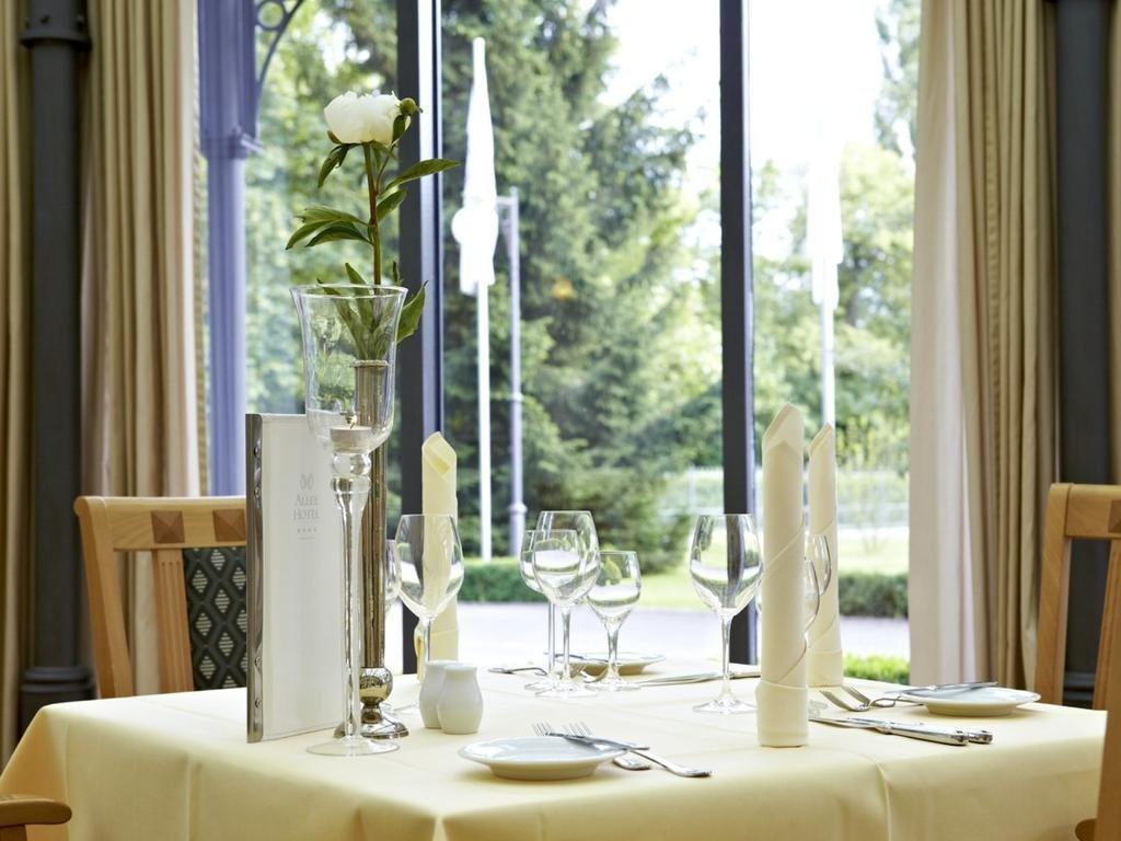Allee Hotel ノイシュタット・アン・デア・アイシュ エクステリア 写真