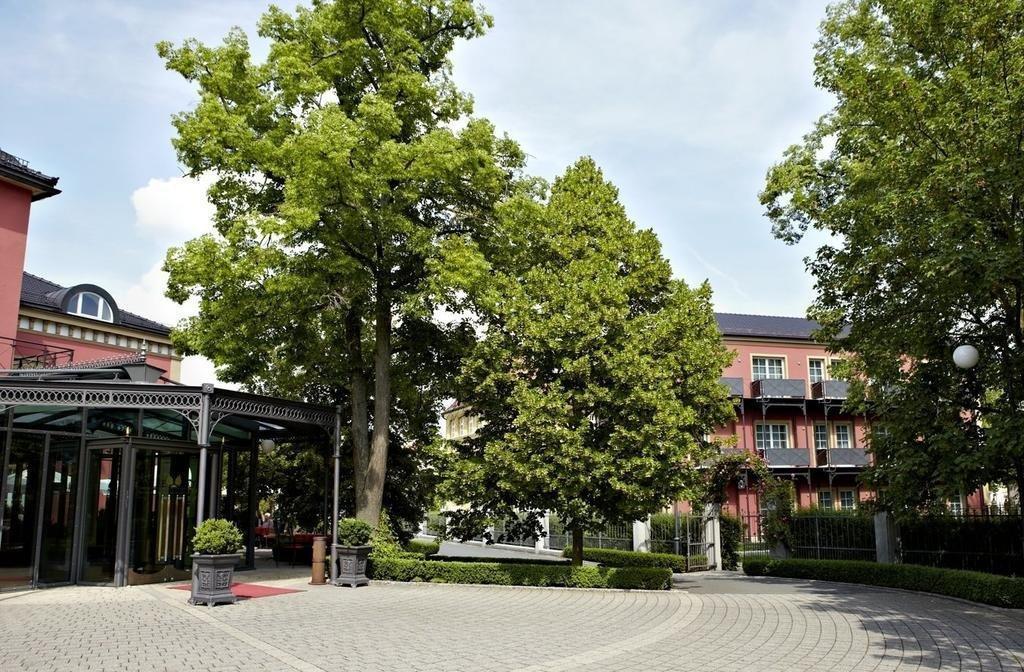 Allee Hotel ノイシュタット・アン・デア・アイシュ エクステリア 写真