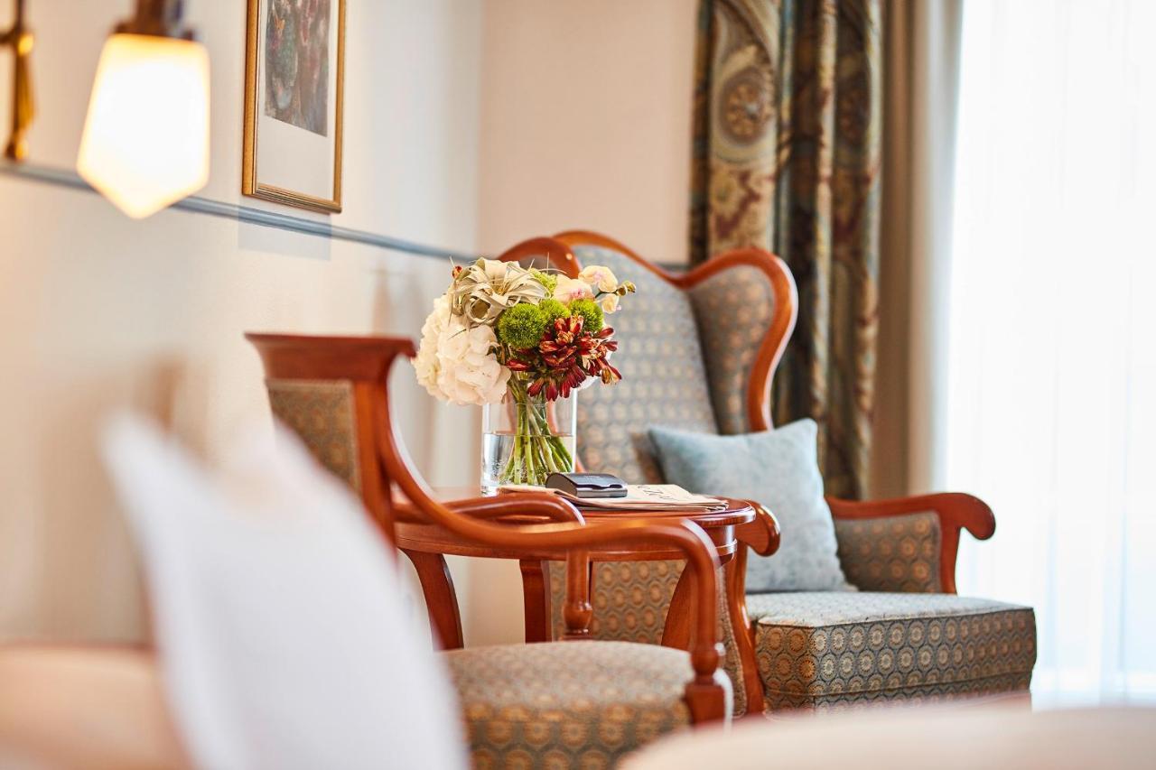 Allee Hotel ノイシュタット・アン・デア・アイシュ エクステリア 写真