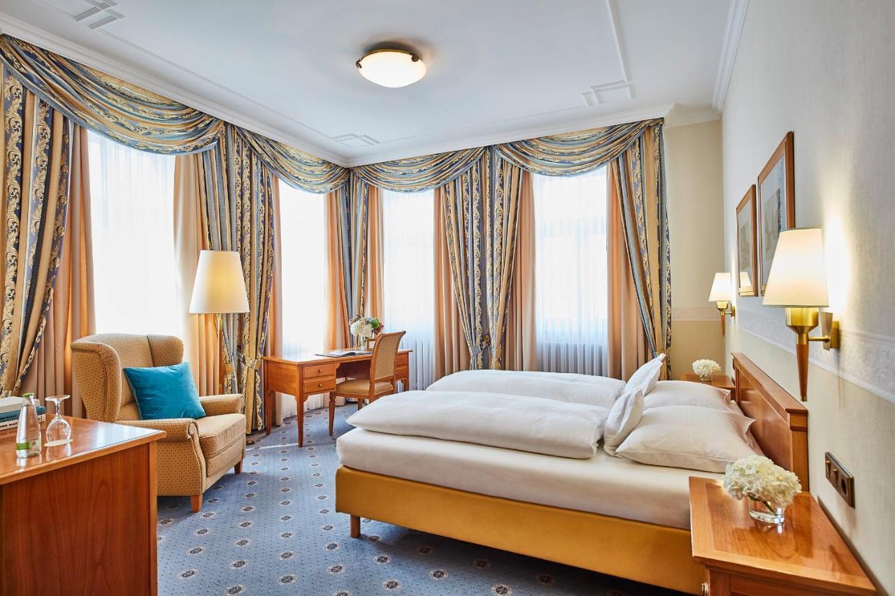 Allee Hotel ノイシュタット・アン・デア・アイシュ エクステリア 写真